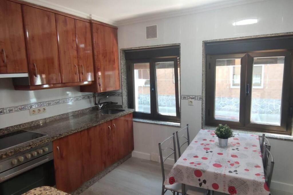 Apartamento A 19Min De Gijon Y 15 De Oviedo 랑그레오 외부 사진
